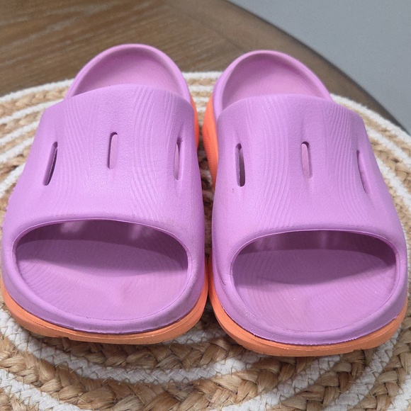 Hoka One Ora Recovery Slide, Size 4Y/ Womans 7 - Picture 2 of 8